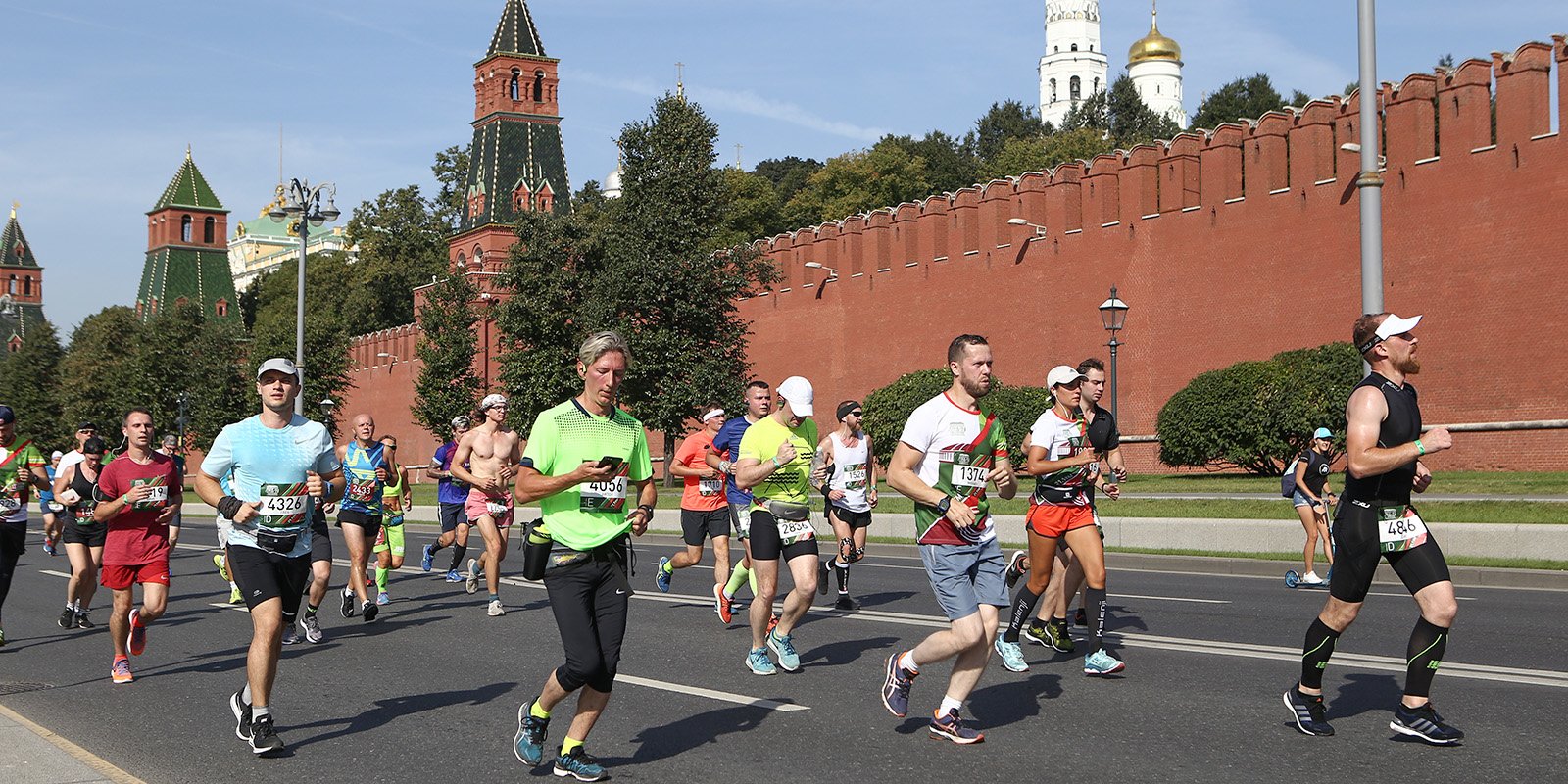 Бега 2020. Пейсмейкеры Московский марафон 2022. Московский полумарафон 2020 трасса. Московский марафон 42 км 2021. Московский полумарафон 2019 трасса.