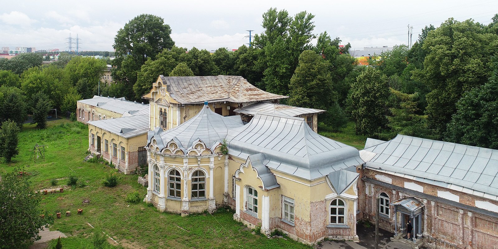 Лианозово дмитров. Усадьба Лианозово. Усадьба Алтуфьево пивоварня. Усадьба Фонвизина в Бронницах. Усадьба Хитрово Дмитровский район.