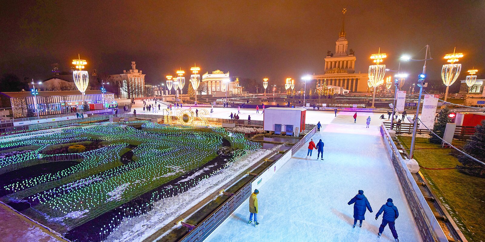 Что посетить зимой в москве. ВДНХ В Москве зима 2022. ВДНХ В Москве фото 2022. ВДНХ 2022 год. ВДНХ В Москве зимой 2022.