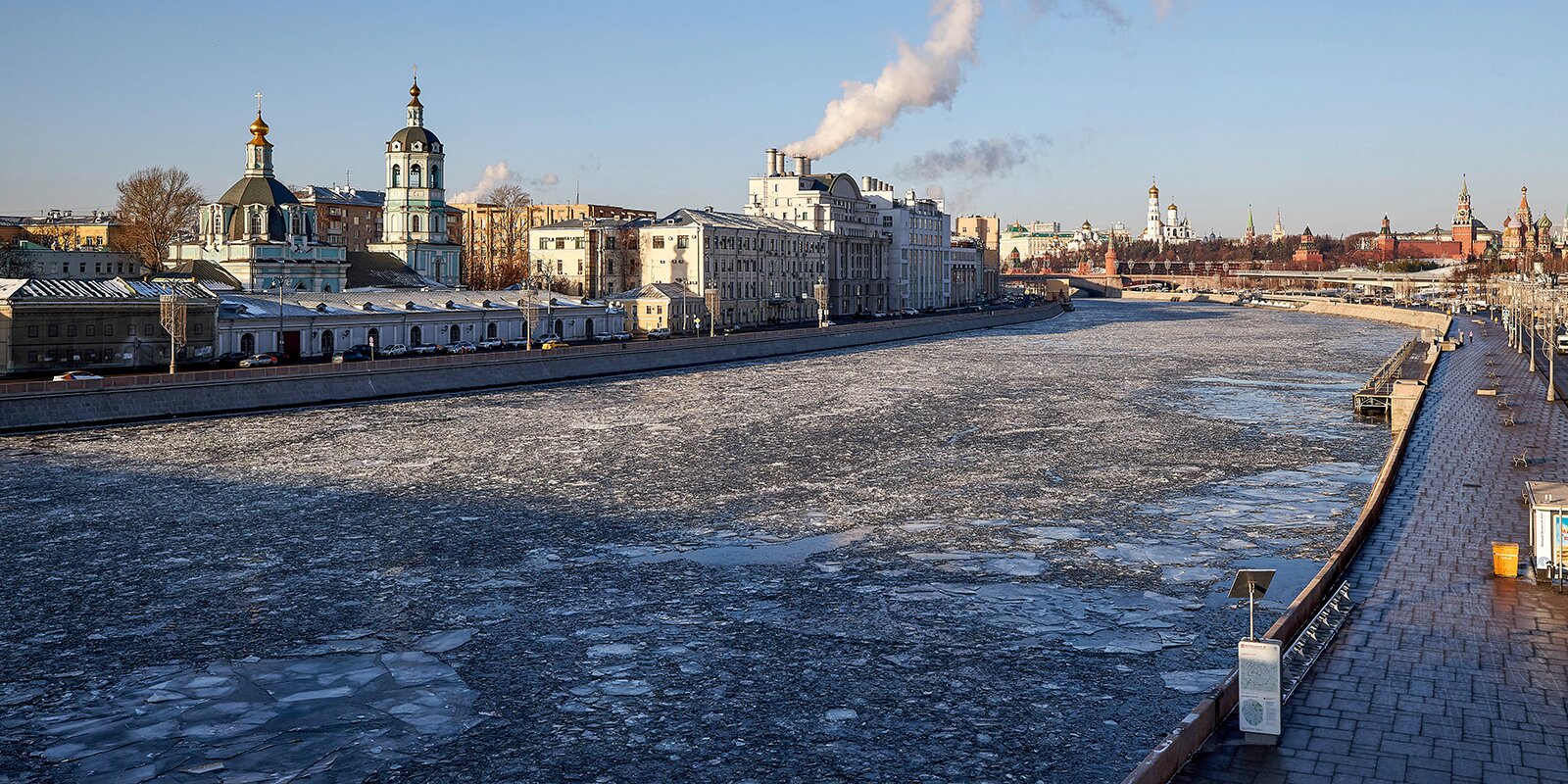 Московская набережная улица. Садовническая набережная Москва. Софийская набережная Балчуг. Софийская набережная улица Балчуг, Москва. Раушская и Космодамианская Набережные.