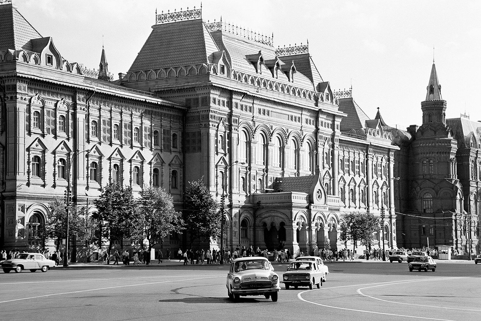 Жила в москве. Исторический музей в Москве 1980.