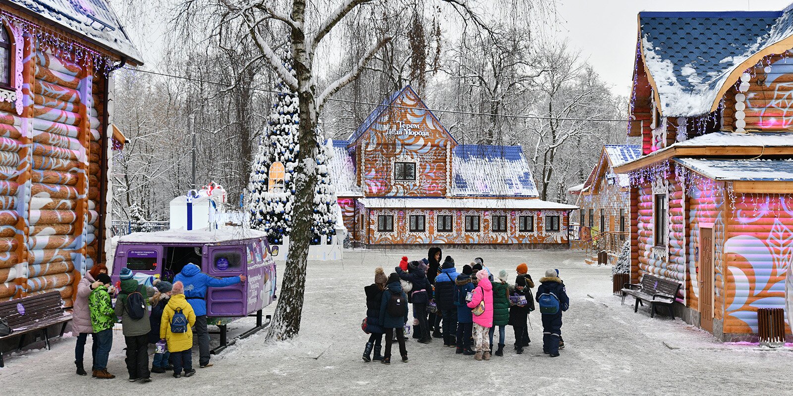 Новый год 2024 московская область. Усадьба Деда Мороза в Серпухове. Мега песочница в усадьбе Деда Мороза.